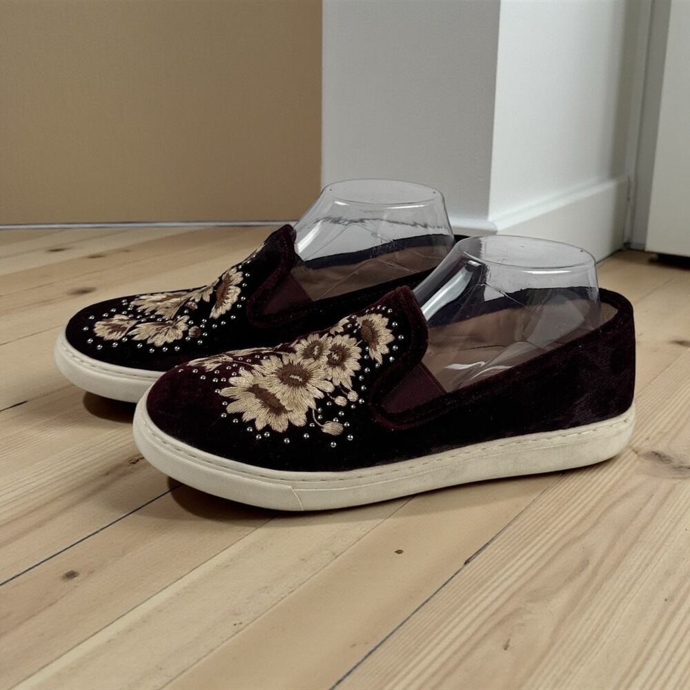 Vince Camuto Brandia Burgundy Velvet Embroidered Slip On Sneakers Size 8.5